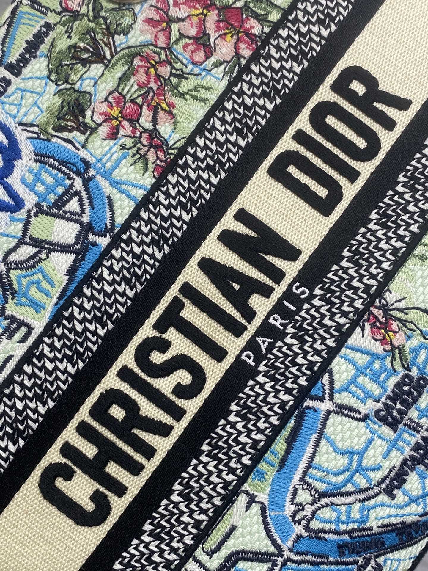 DIOR 25S SMALL LADY D-LITE BAG 24 IN BLUE AND WHITE CANVAS FLORAL EMBROIDERY