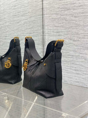 DIOR 25S SMALL VOYAGE BAG 23 IN BLACK FLAT MACROCANNAGE GRAINED CALFSKIN