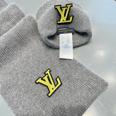 SET SCARF AND HAT IN LIGHT GRAY WOOL 406532