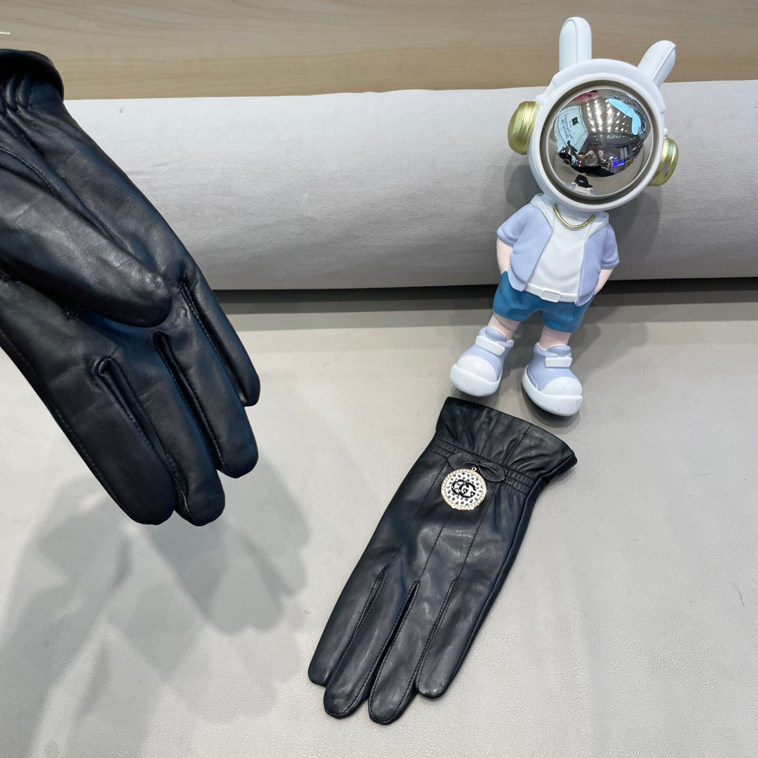 CLASSIC TOUCHSCREEN GLOVES IN BLACK SHEEPSKIN 427387