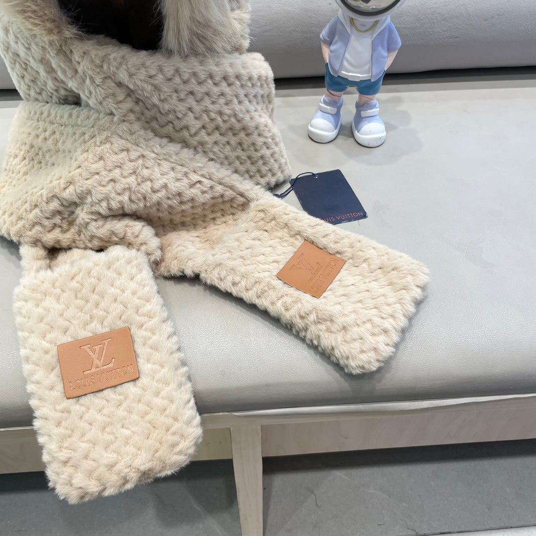 BEANIE HAT IN COSMIC LATTE BEIGE  WOOL AND LAMB FUR 435073