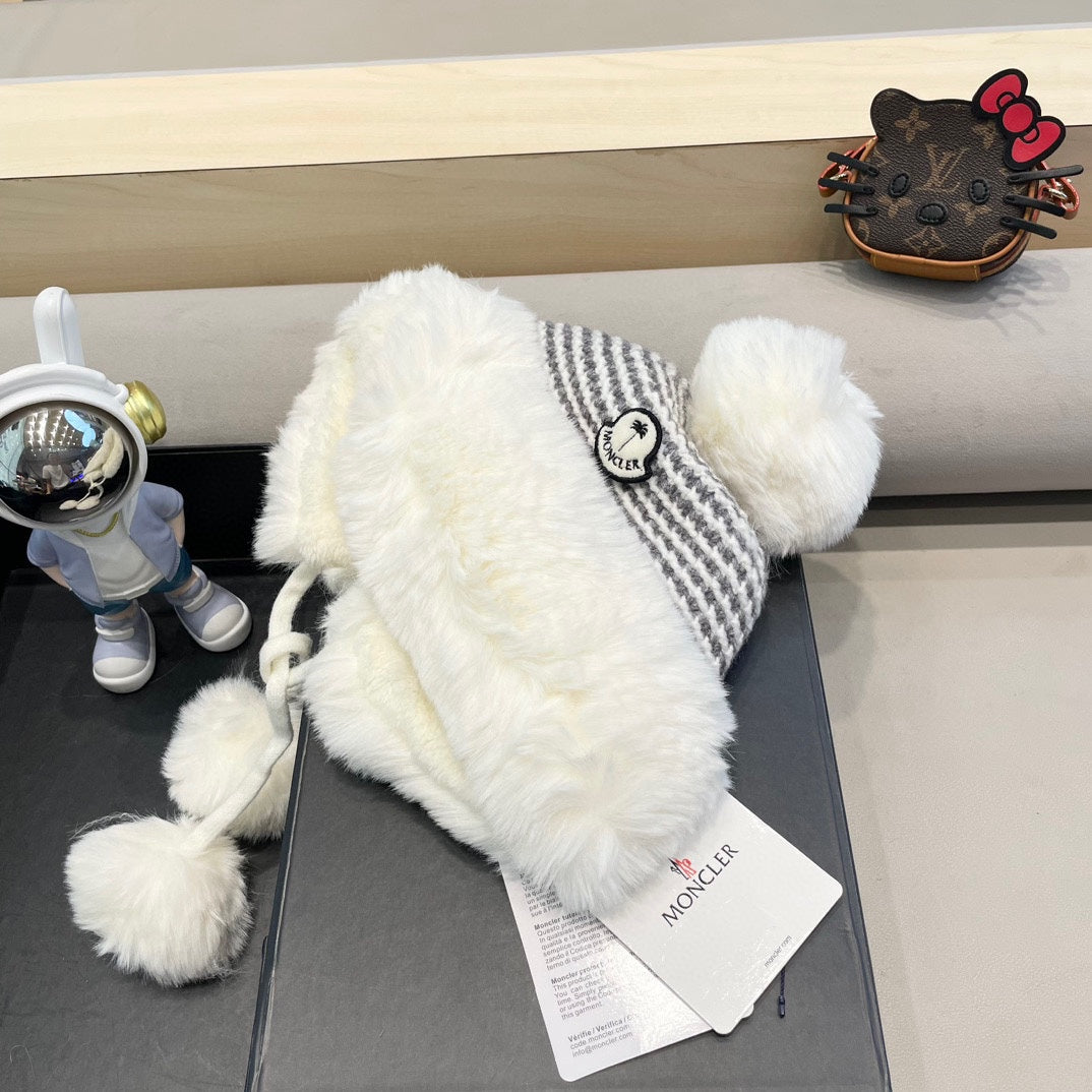 BEANIE HAT IN WHITE WOOL AND FLEECE 436749