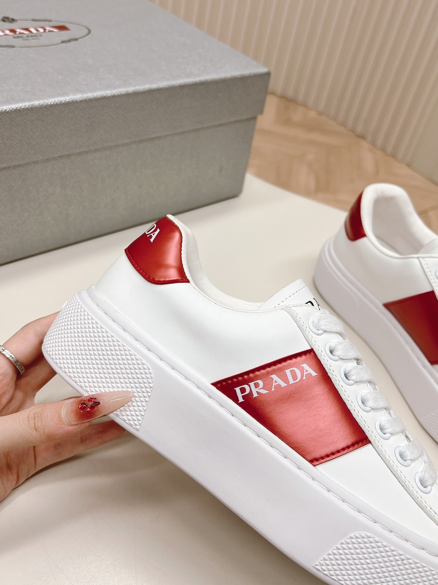 PRA LEATHER LOGO OUTLET SNEAKERS BLACK AND CHERRY CALFSKIN