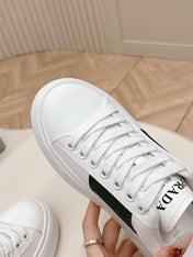 PRA LEATHER LOGO OUTLET SNEAKERS BLACK AND WHITE CALFSKIN