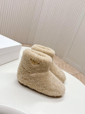 SNOW ANKLE BOOTS IN BEIGE SHEARLING