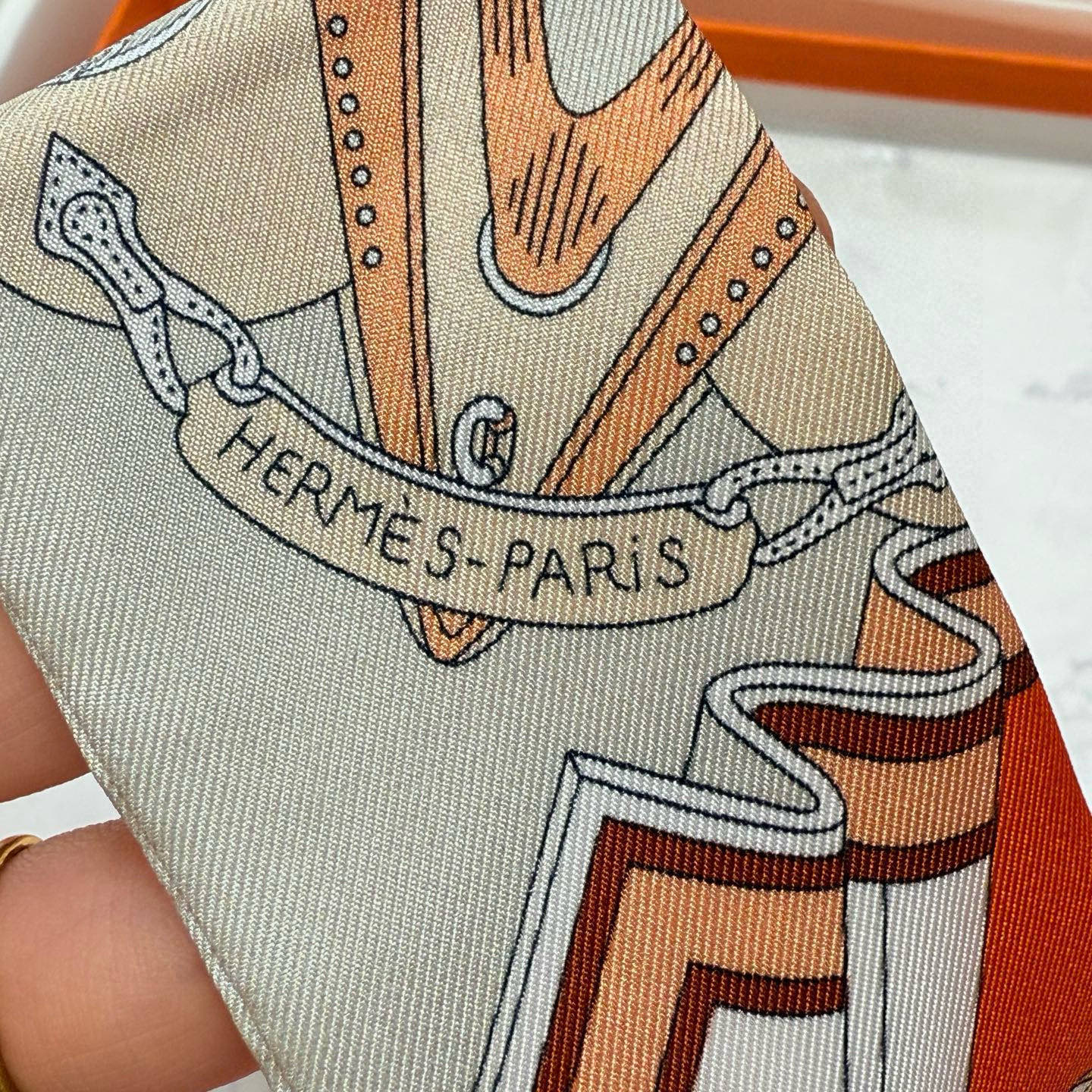 HERMES 25S SCARF 90 IN SILK 853147