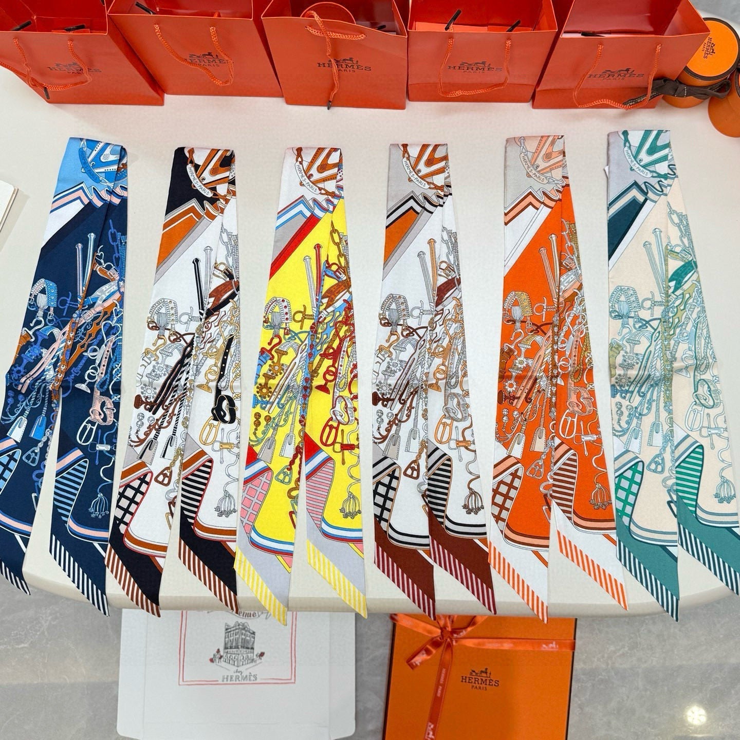 HERMES 25S SCARF 90 IN SILK 853147