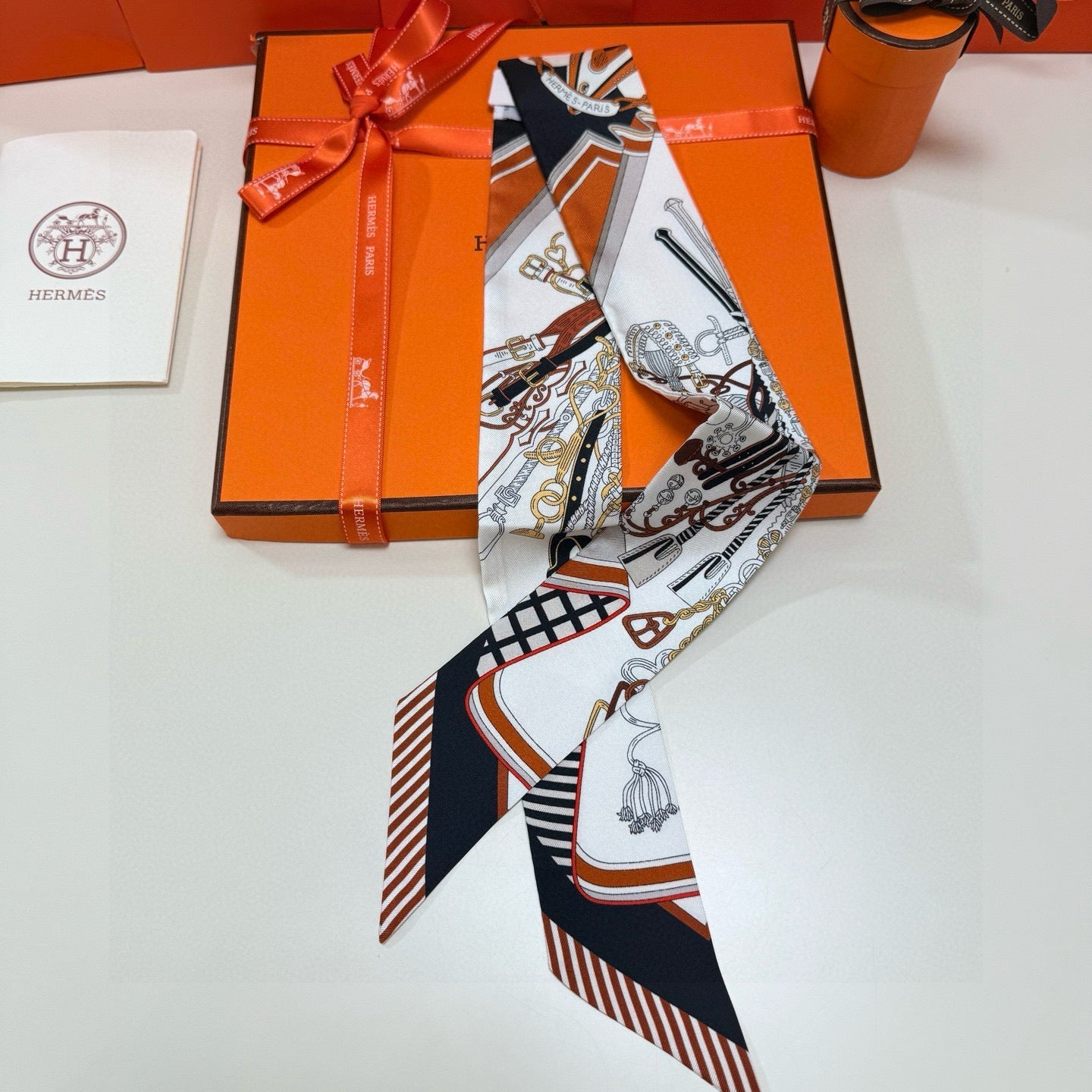 HERMES 25S SCARF 90 IN SILK 853148