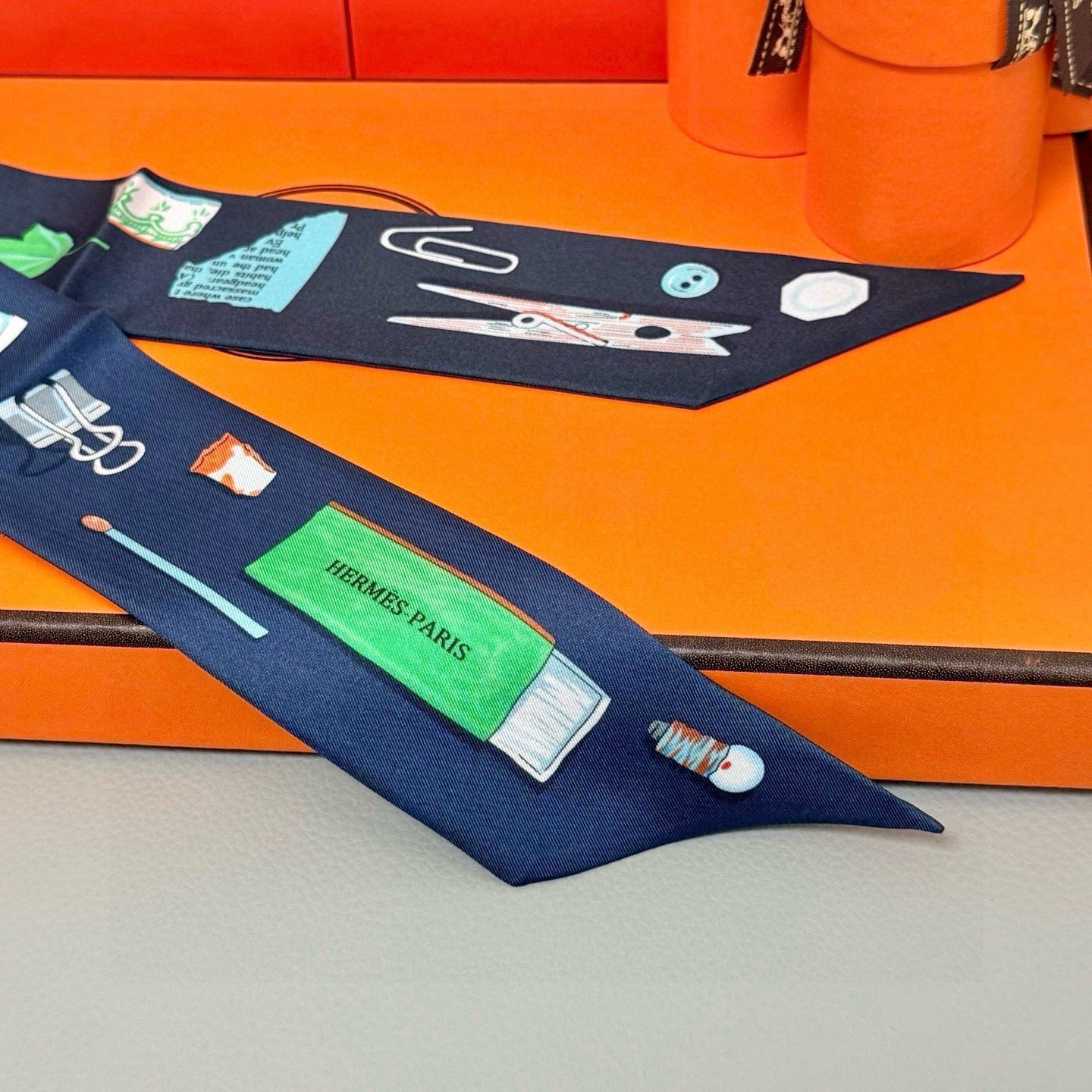 HERMES 25S SCARF TWILLY 86 IN SILK 987335