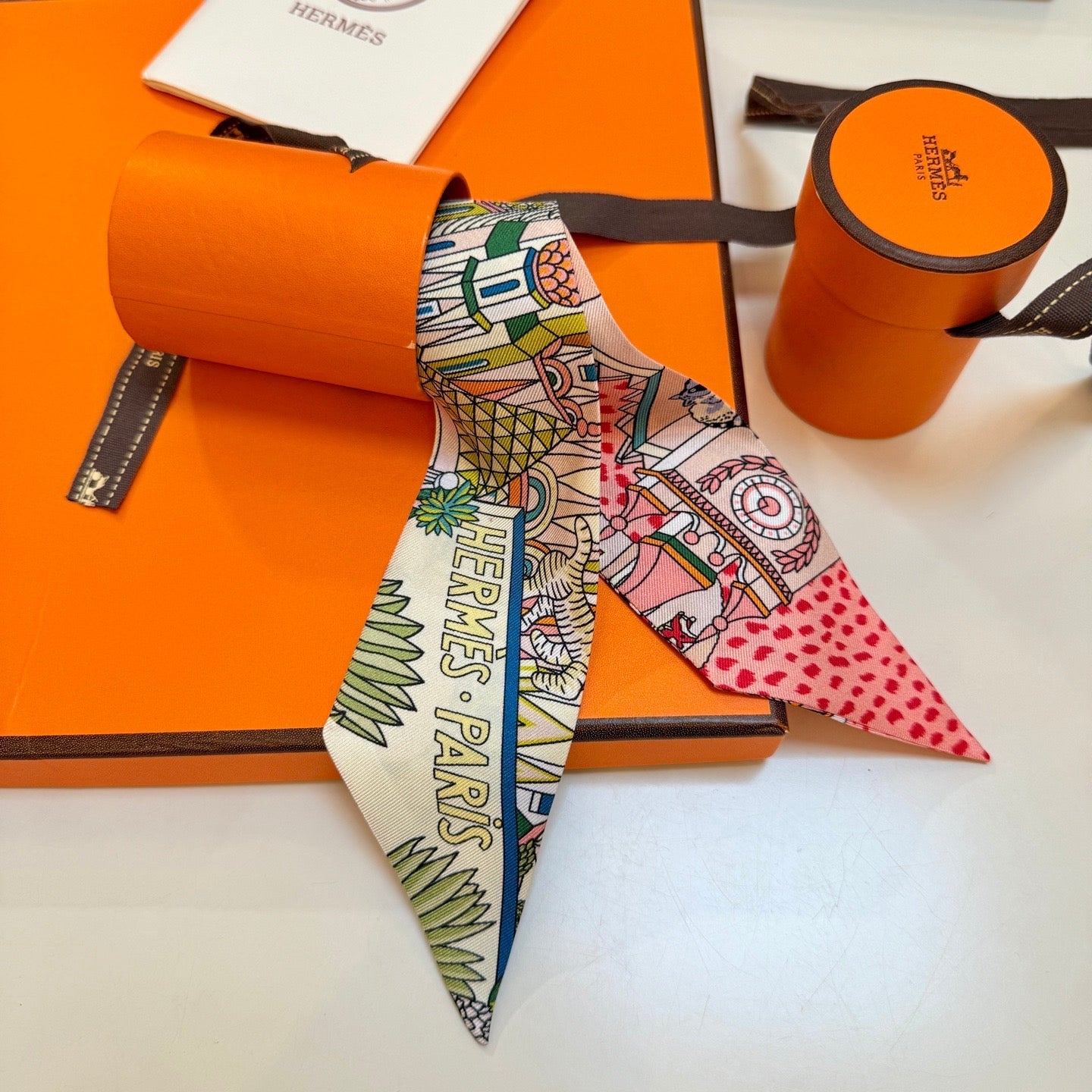 HERMES 25S NECKERCHIEF 86 IN SILK 989360