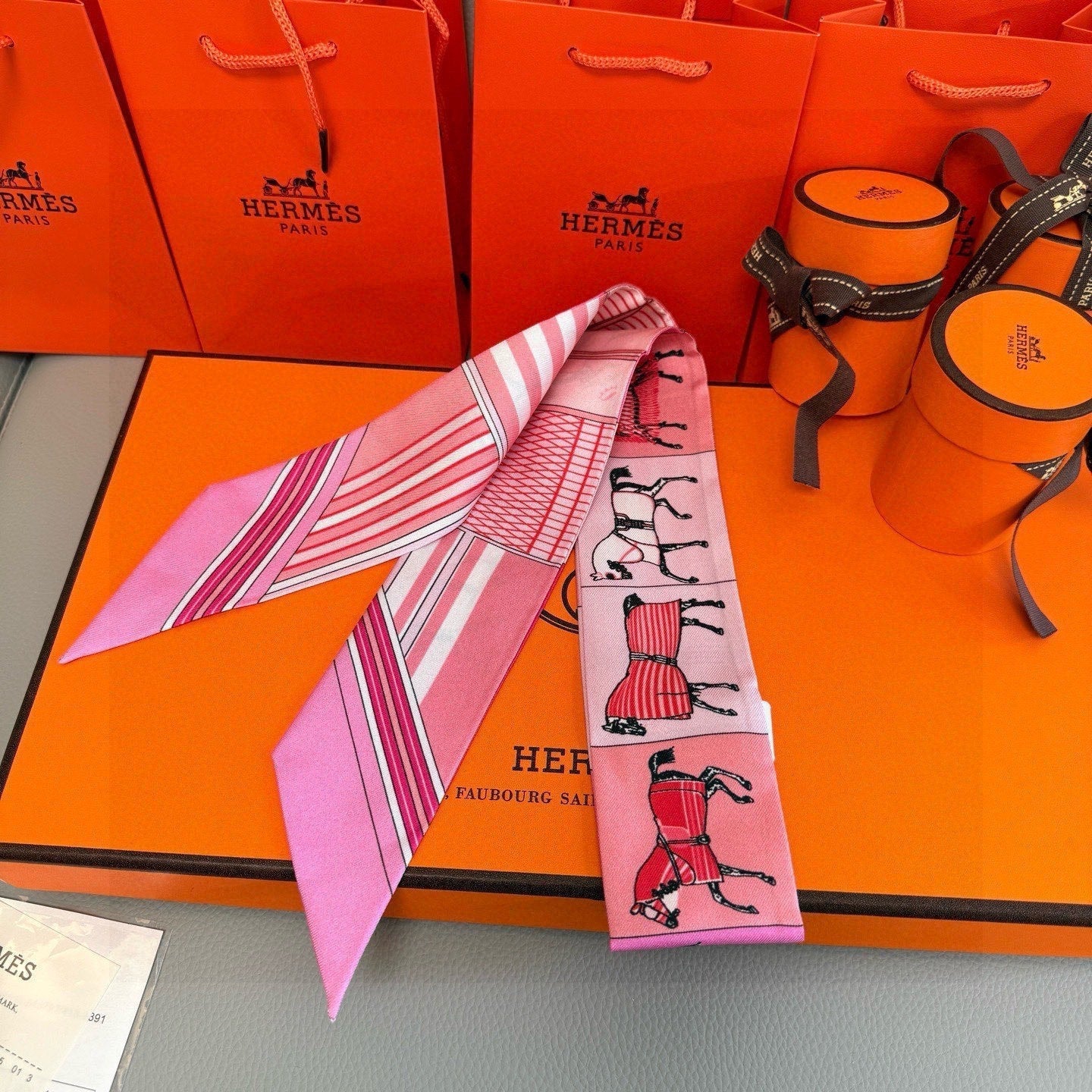 HERMES 25S NECKERCHIEF 86 IN SILK 991553