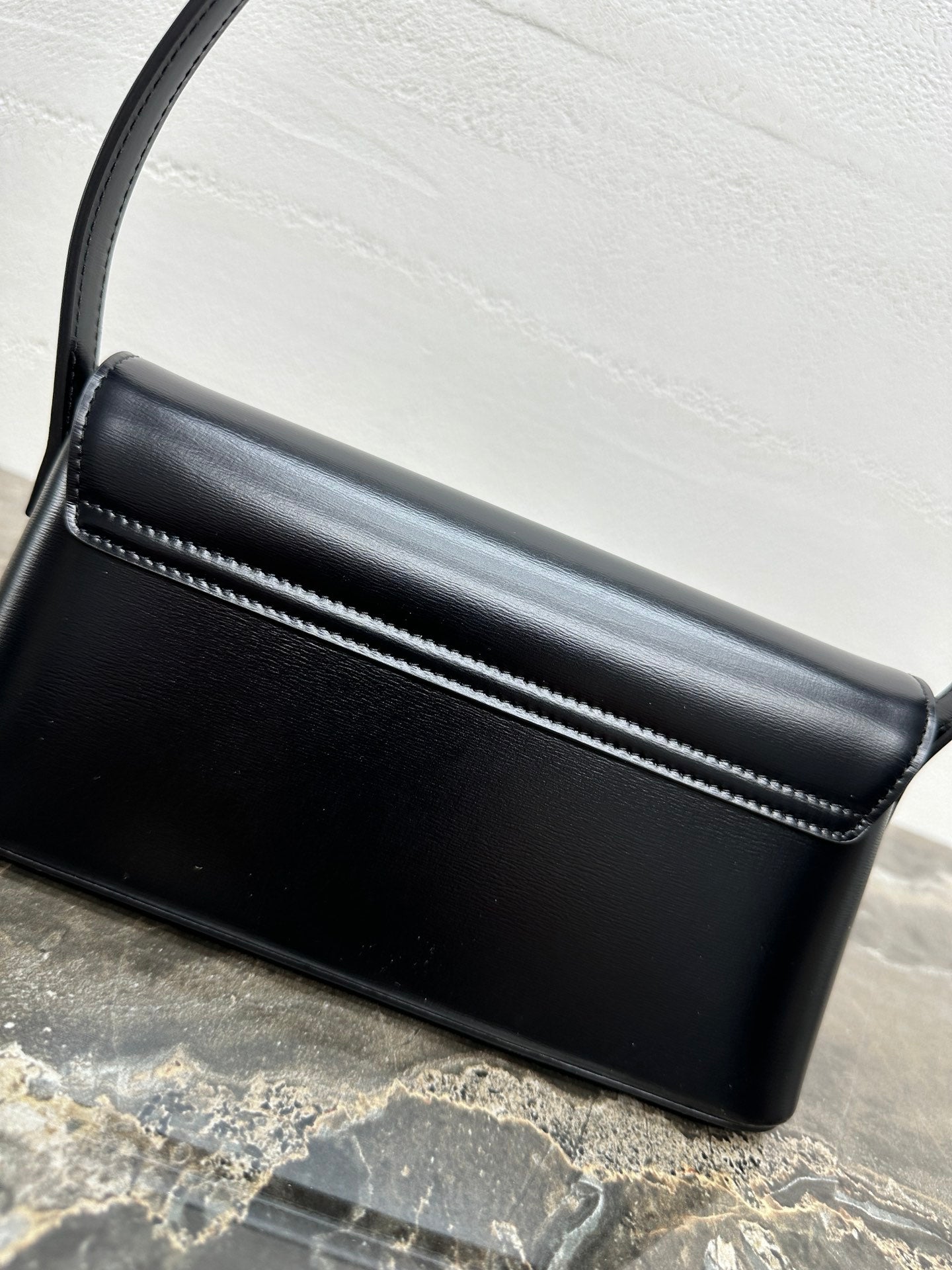 CELINE 25S TRIOMPHE BAG 24 IN BLACK SHINY CALFSKIN