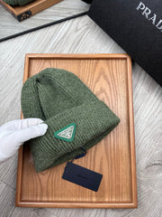 BEANIE HAT IN ARMY GREEN WOOL 332395