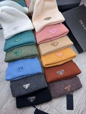 BEANIE HAT IN RED BROWN WOOL 332398