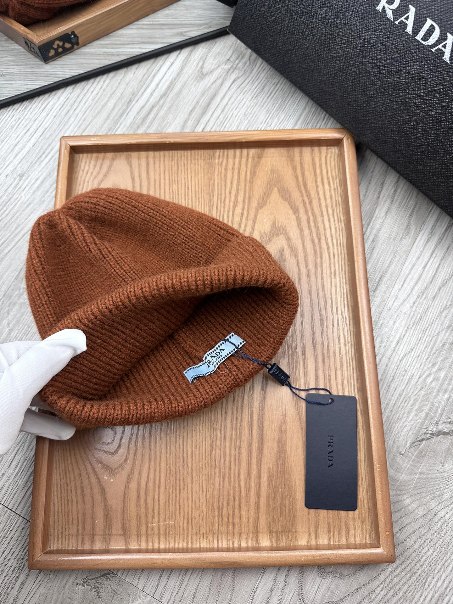 BEANIE HAT IN UMBER BROWN WOOL 332398