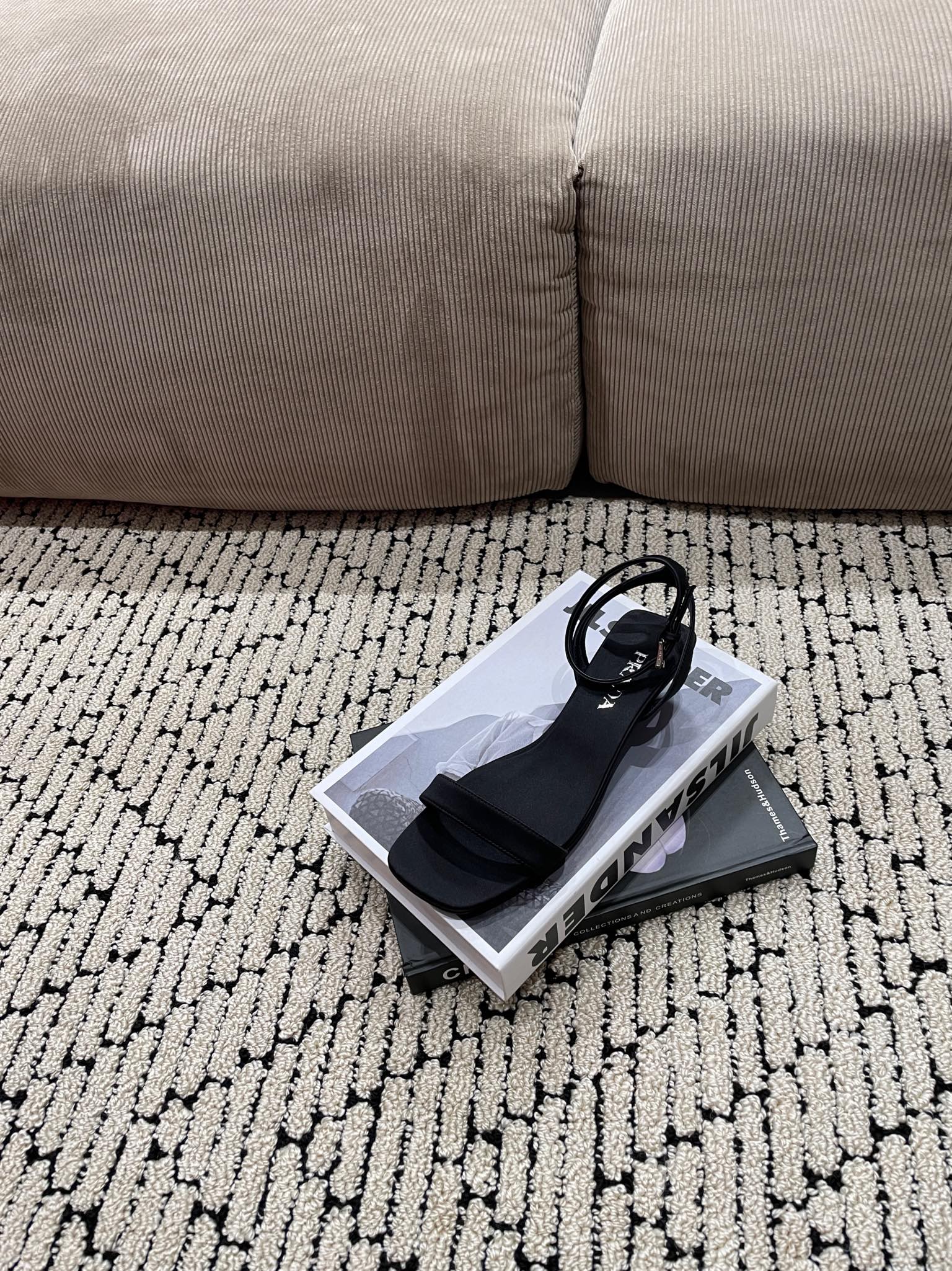 PRA TRIANGLE HEEL SATIN SANDALS BLACK