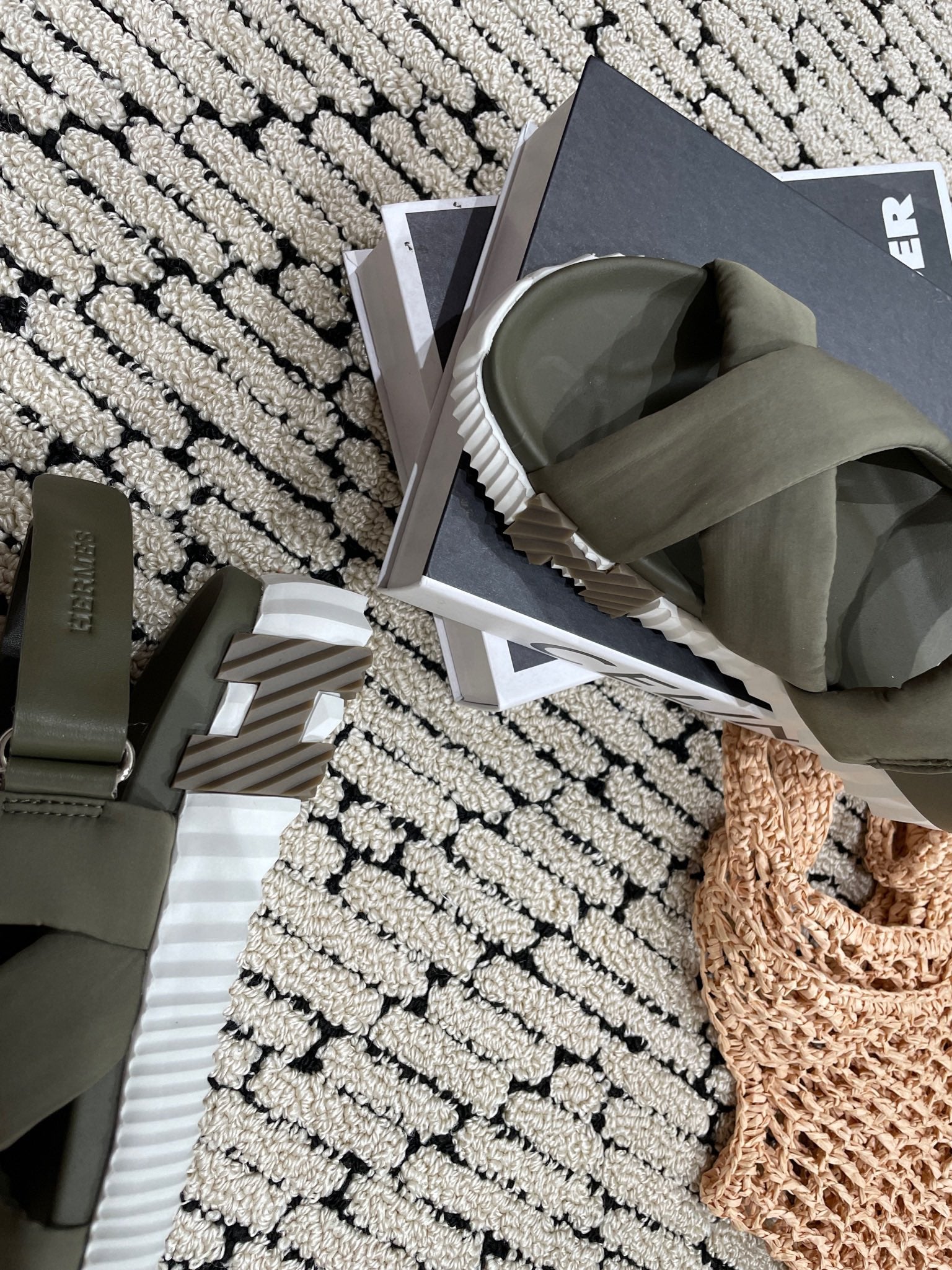 ELECTRIC SANDAL SHADOW CALFSKIN