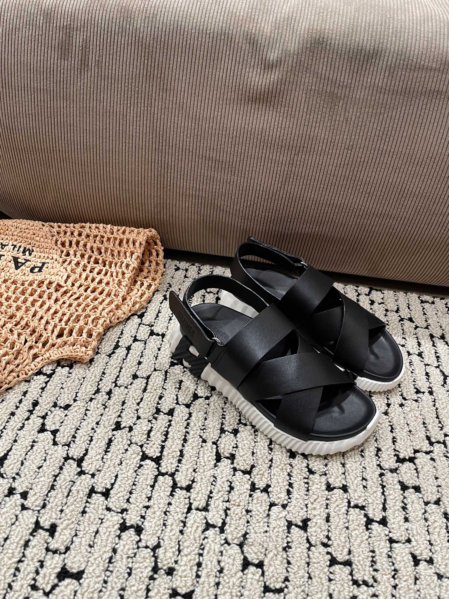 ELECTRIC SANDAL BLACK CALFSKIN