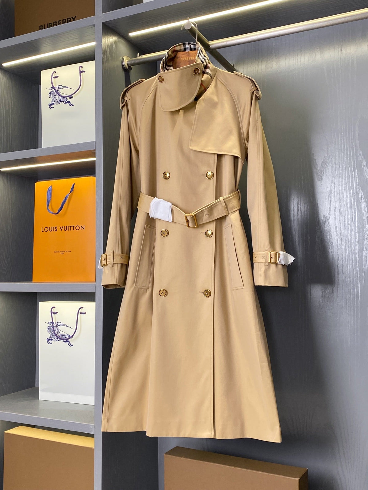 BURBERRY 25S TRENCH COAT 237