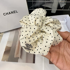 WHITE DOT FABRIC SCRUNCHIE 418927