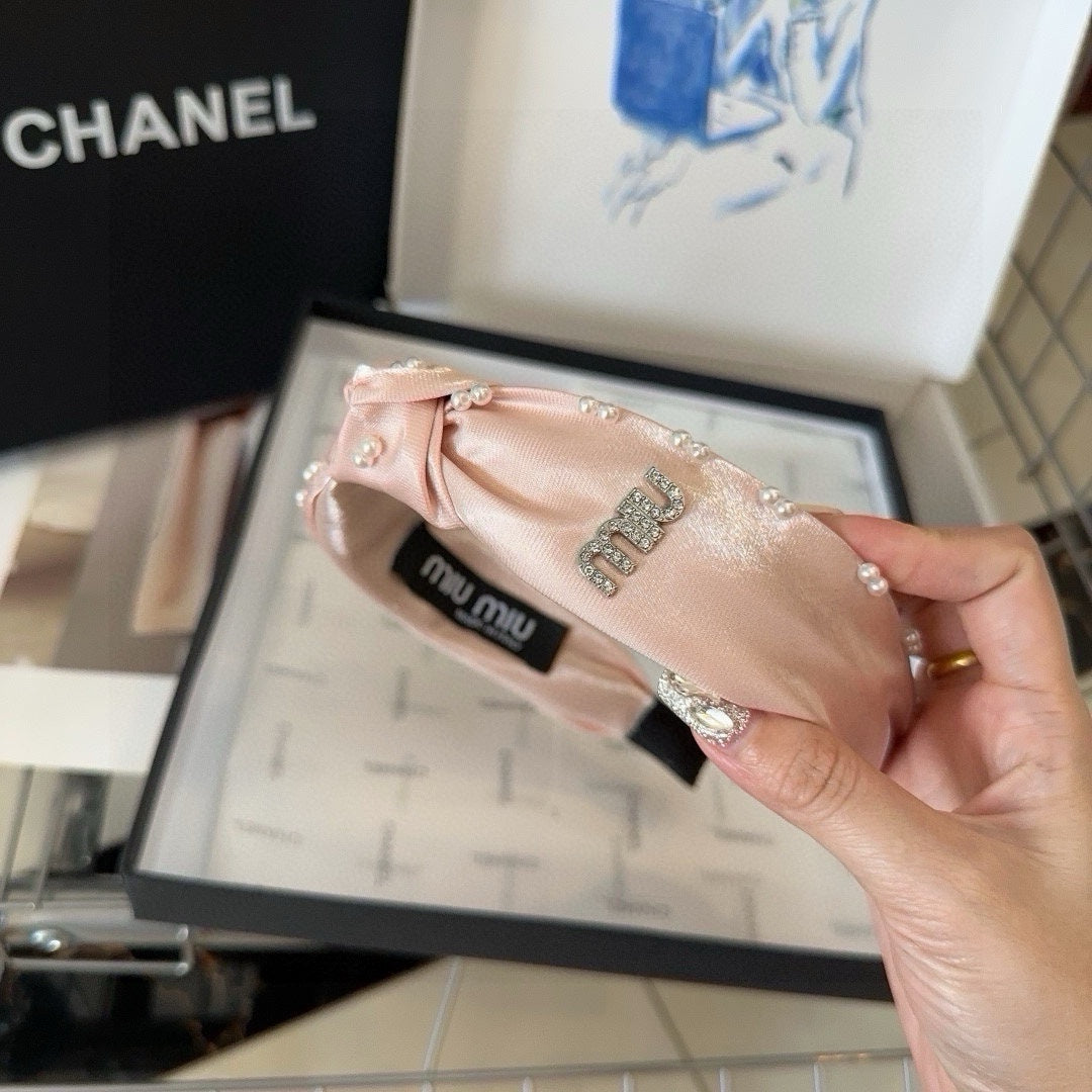 HEADBAND ATTACHED BEADED IN LIGHT PINK SATIN 427356