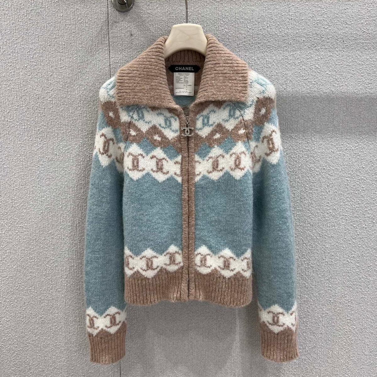 CHANEL 25S KNITTED CARDIGAN 232690