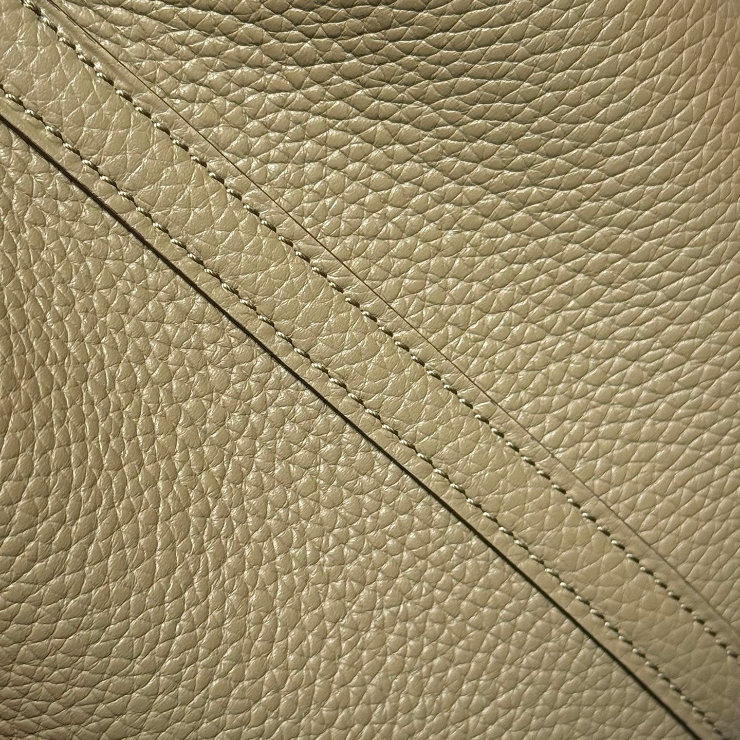 HERMES 25S PICOTIN LOCK 18 IN OLIVE GOLD CALFSKIN GOLD HARDWARE