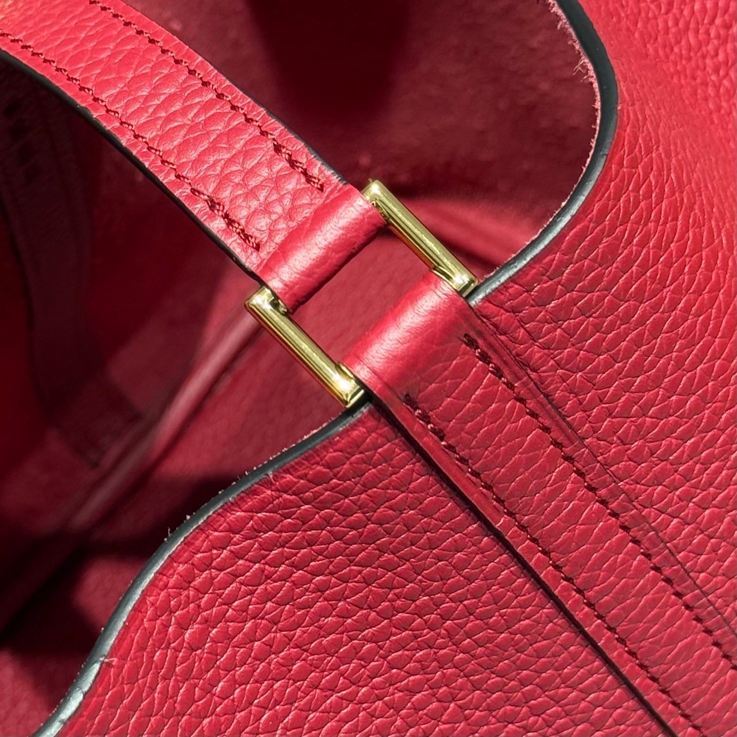 HERMES 25S PICOTIN LOCK 22 IN ROSSO ANCORA RED CALFSKIN GOLD HARDWARE