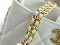 CHANEL 25S HOBO BAG 19.5 CM IN WHITE CALFSKIN WITH GOLD HARDWARE