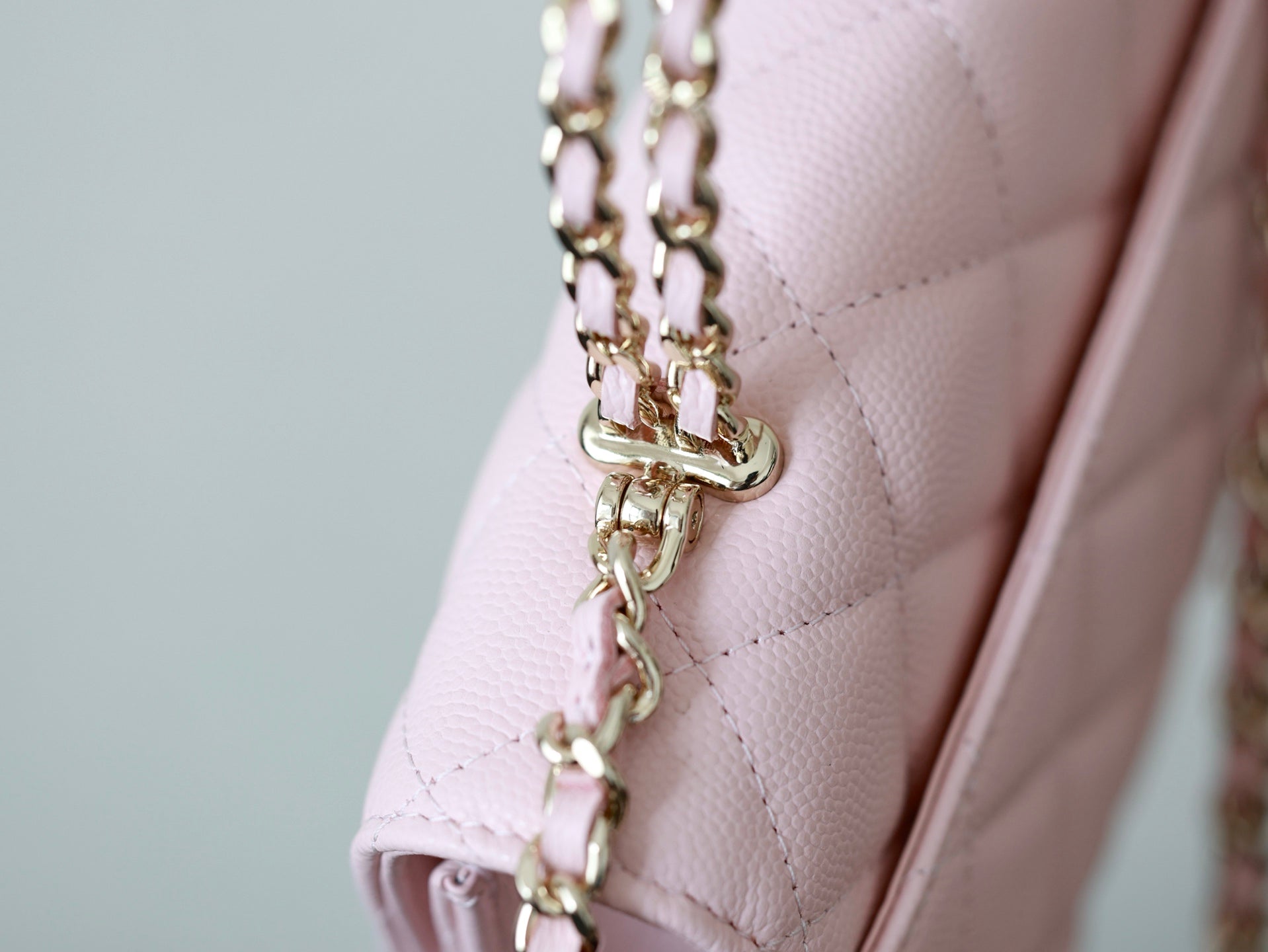 CHANEL 25S KELLY IN PASTEL PINK LAMBSKIN WITH GOLD HARDWARE