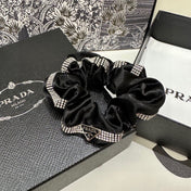 SCRUNCHIE IN BLACK VELVET WITH CRYSTAL CHAIN 369301