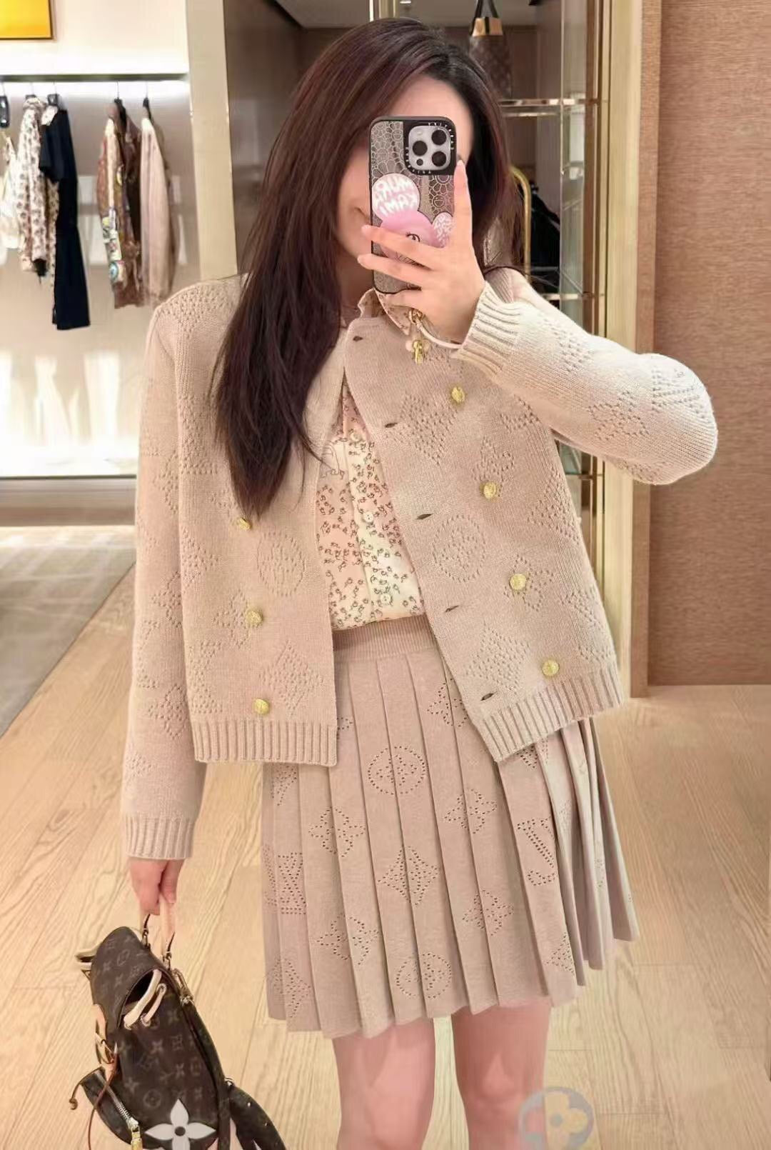 LV 25S KNIT CARDIGAN AND PLEATED KNIT MINI SKIRT SET 0108
