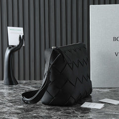 BOTTEGA VENETA 25S DIAGO HOBO 39 IN BLACK CALFSKIN