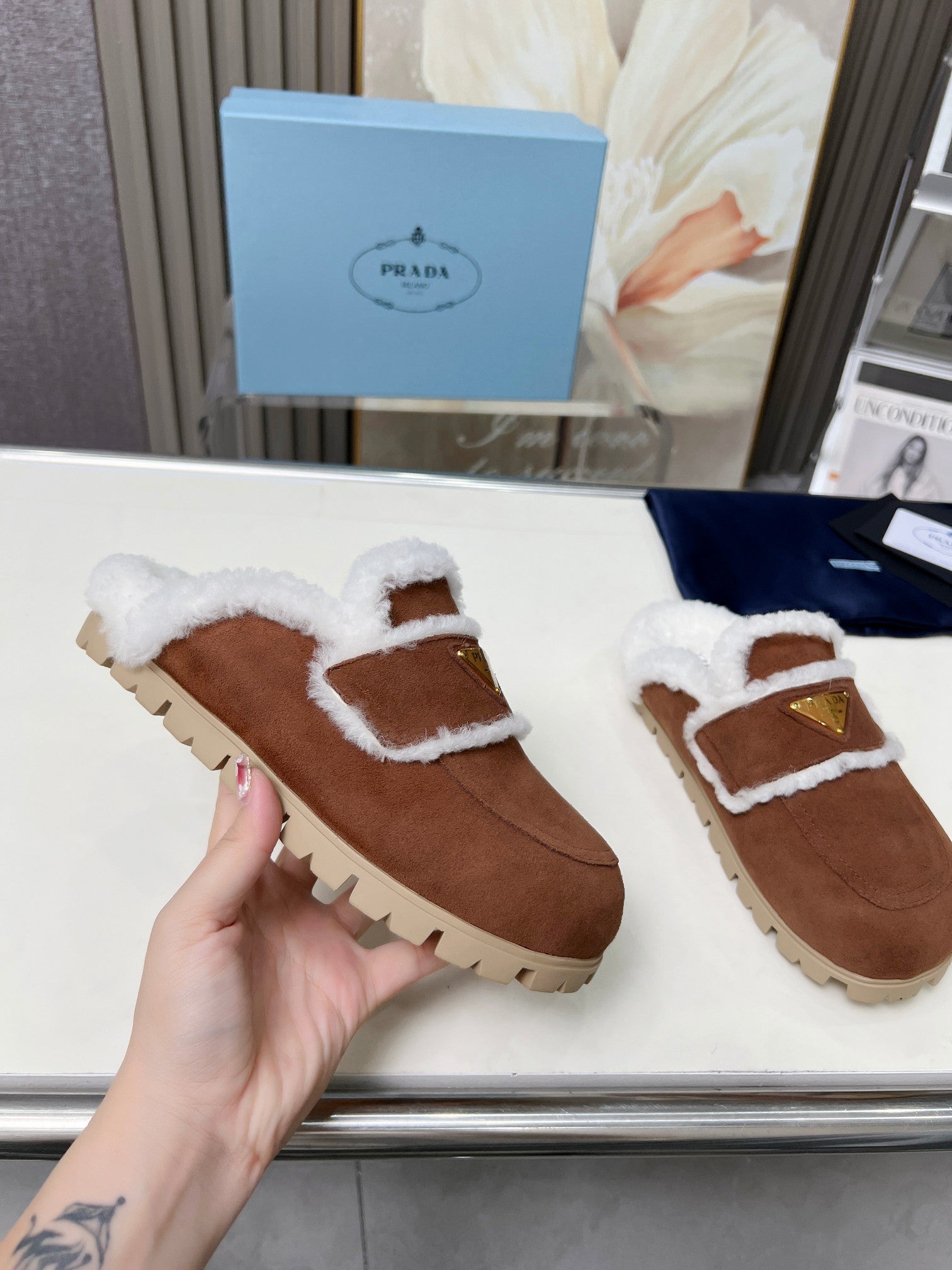SUEDE AND SHEARLING MULES UMBER BROWN