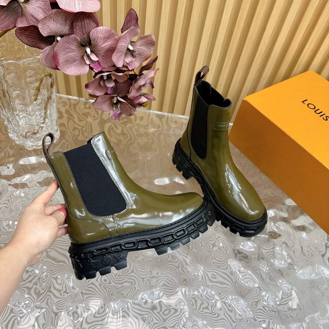 BOTTINE LV BEAUBOURG IN ARMY GREEN GLOSSY CALFSKIN