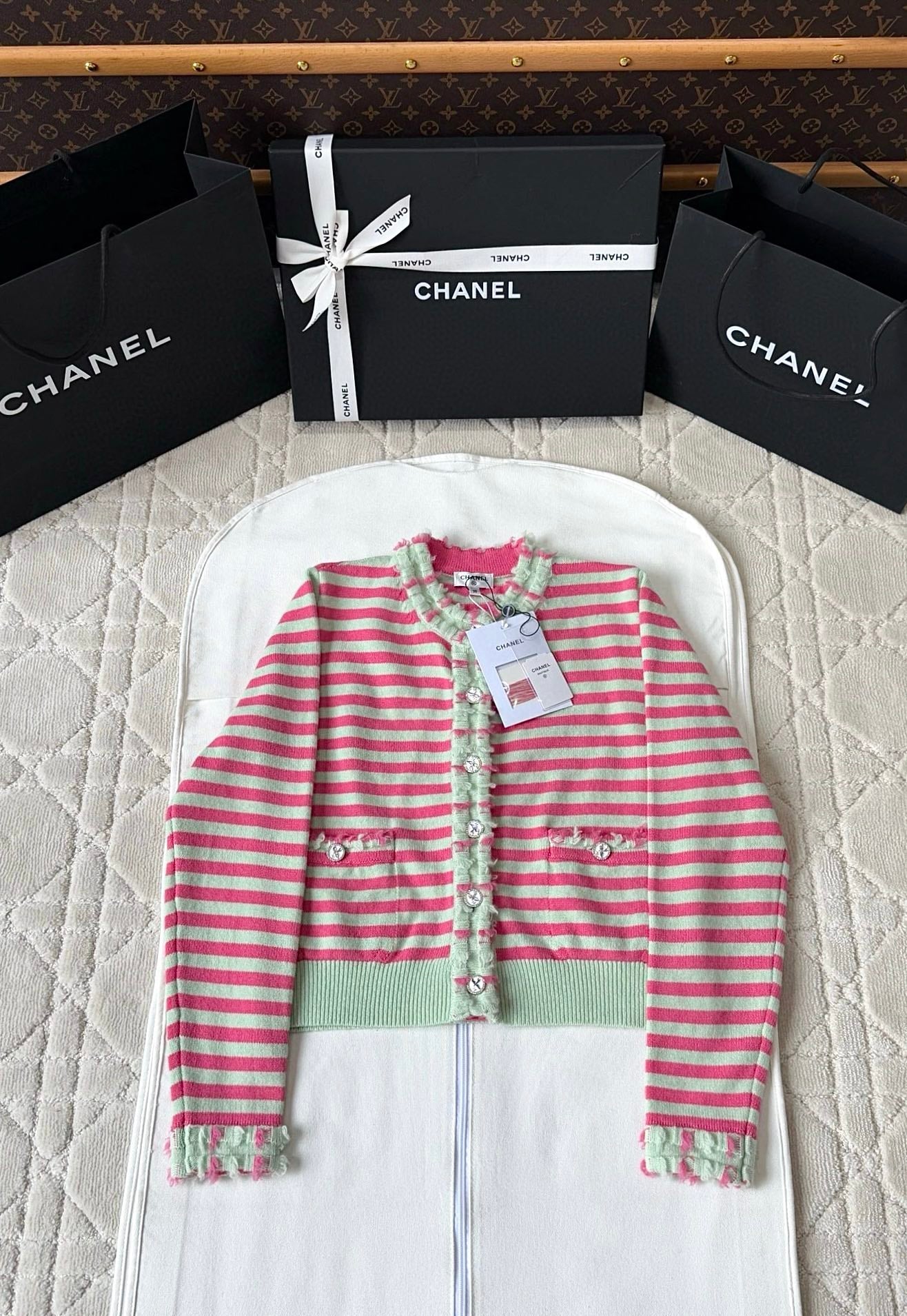 Chanel 25P Cardigan Pink Mix Green Cashmere 237319