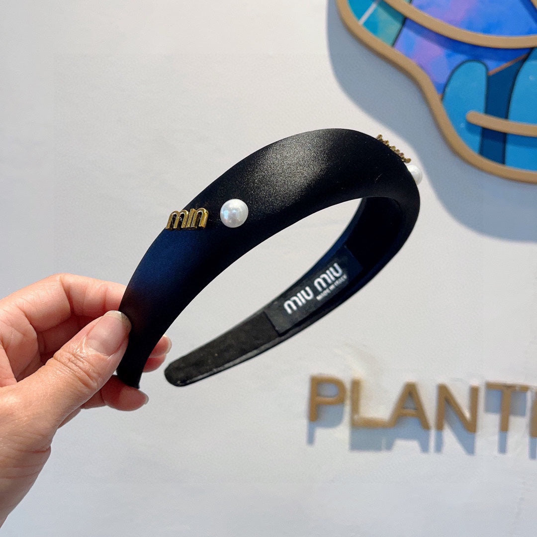 THICK HEADBAND ATTACHED PEARL IN BLACK SILK 429311