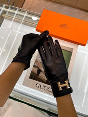 TOUCHSCREEN GLOVES IN BLACK LAMBSKIN WITH CASHMERE LINING