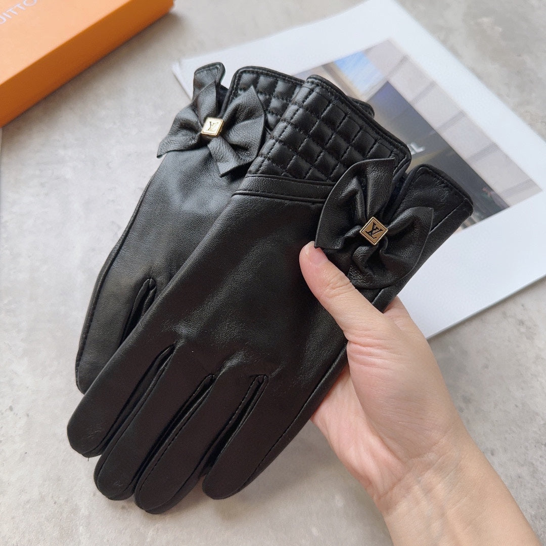 GLOVES IN BLACK LAMBSKIN 120197