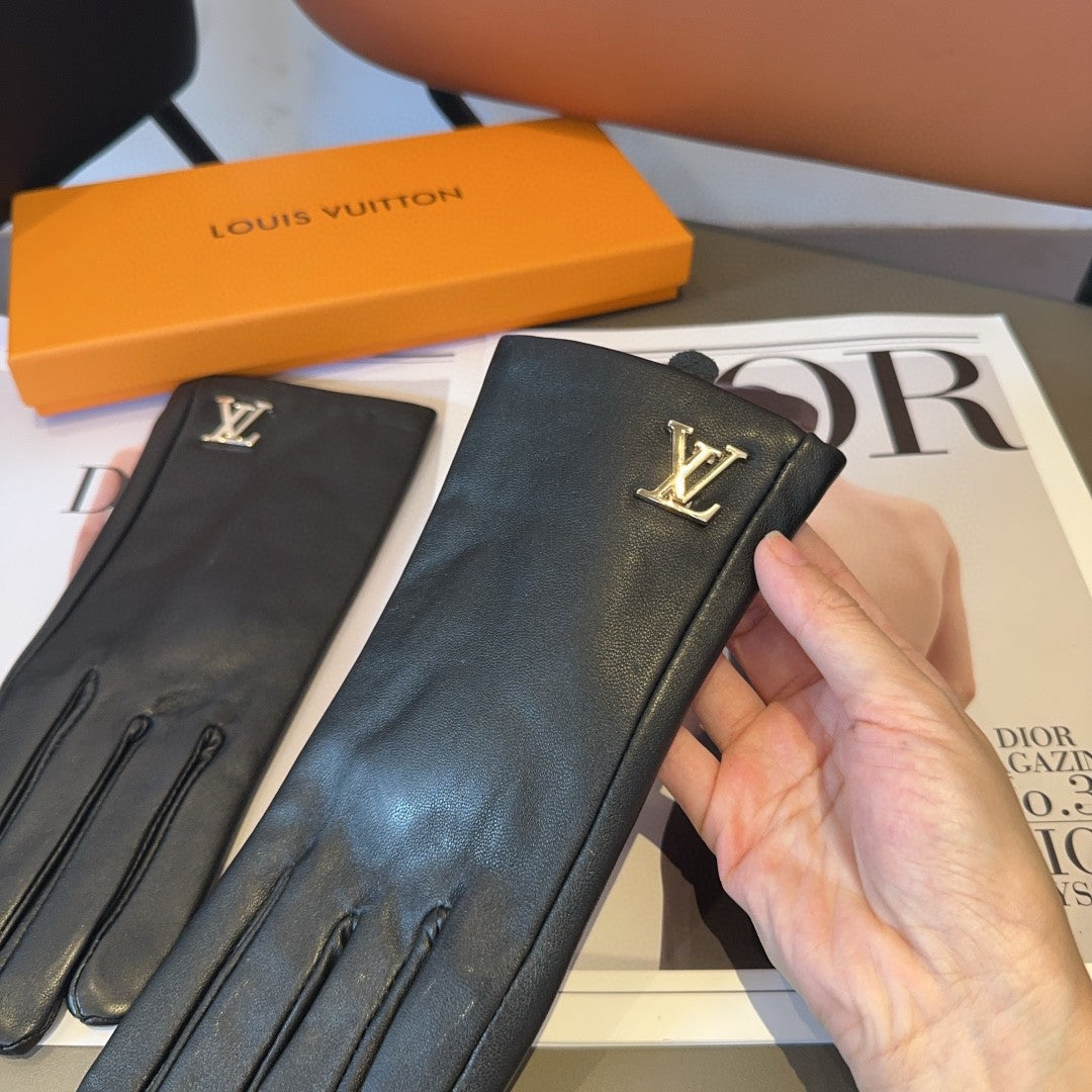 LV GLOVES IN BLACK LAMBSKIN 462302