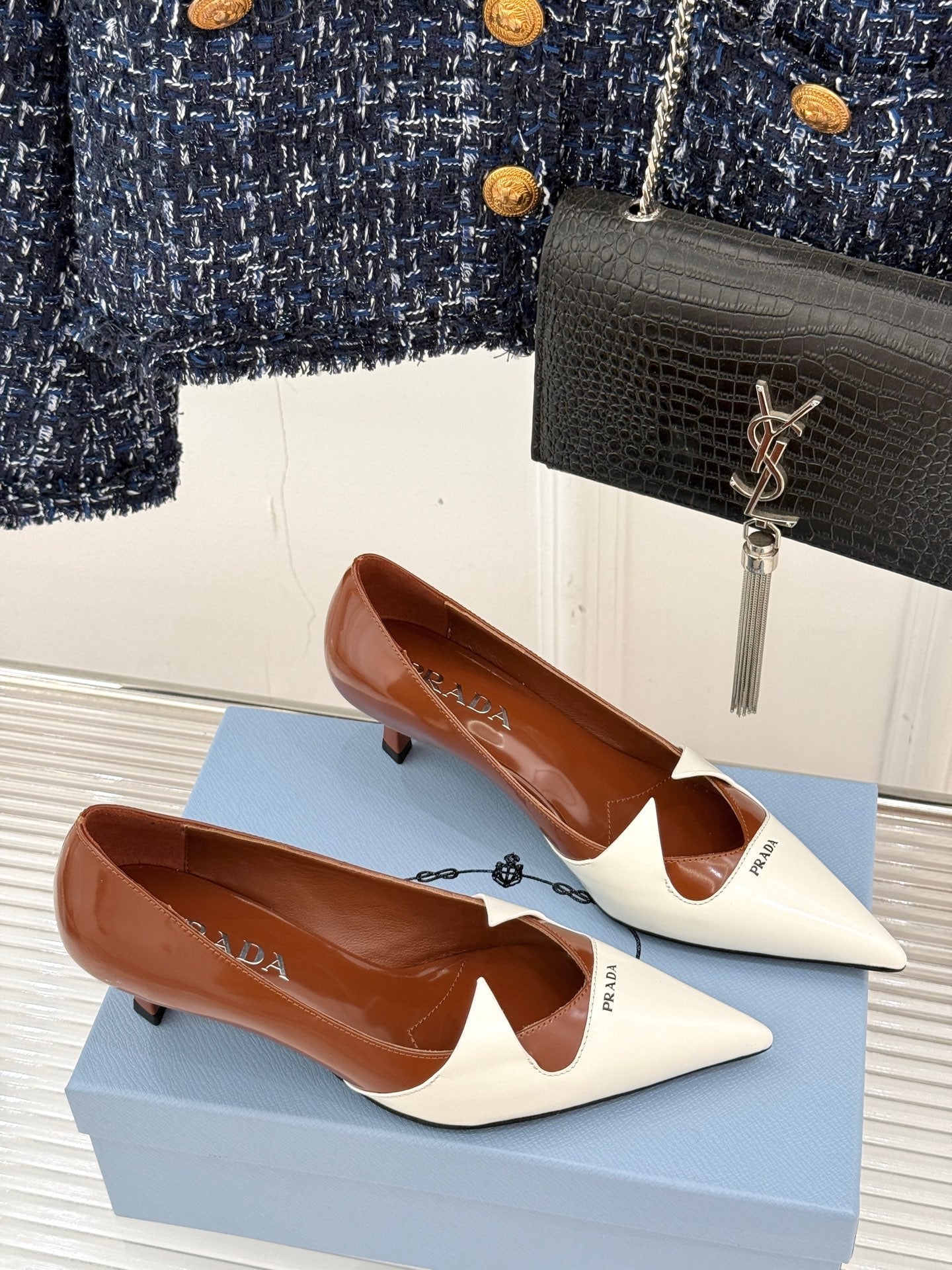 KITTEN HEEL PUMPS IN WHITE MIX BROWN CALFSKIN