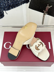 SLIDE SANDALS IN CREAM WHITE CALFSKIN