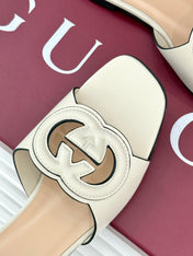 SLIDE SANDALS IN CREAM WHITE CALFSKIN