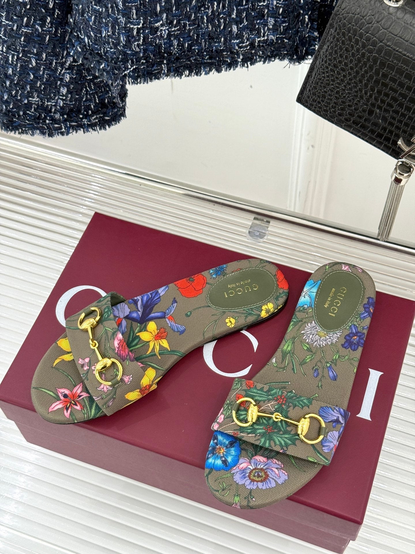 SLIDE SANDALS IN WARM BEIGE FABRIC FLORAL AND LEAF PRINT