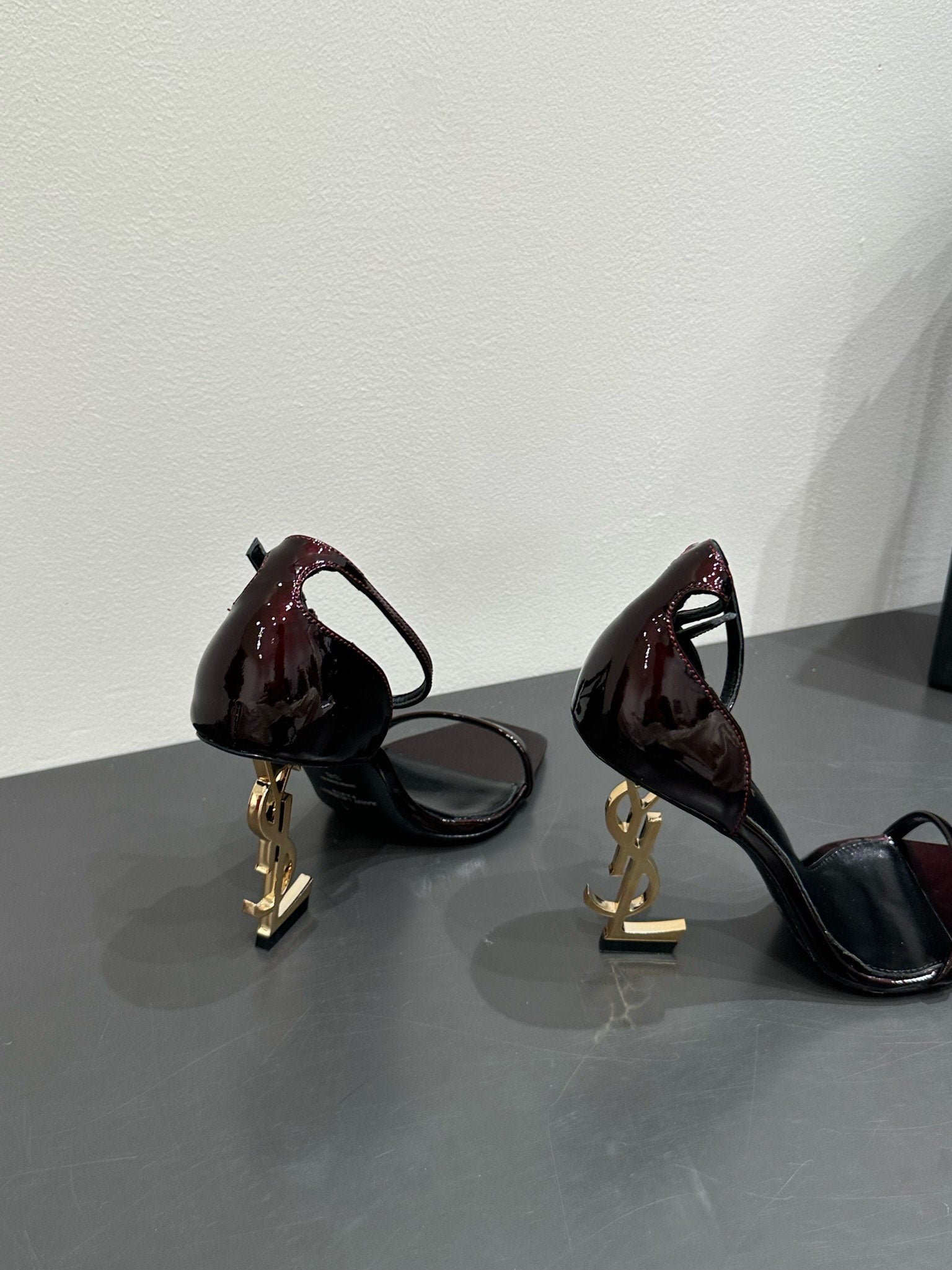 YSL HEELED SANDALS 25S 105 MM IN DARK RED GLOSSY LAMBSKIN