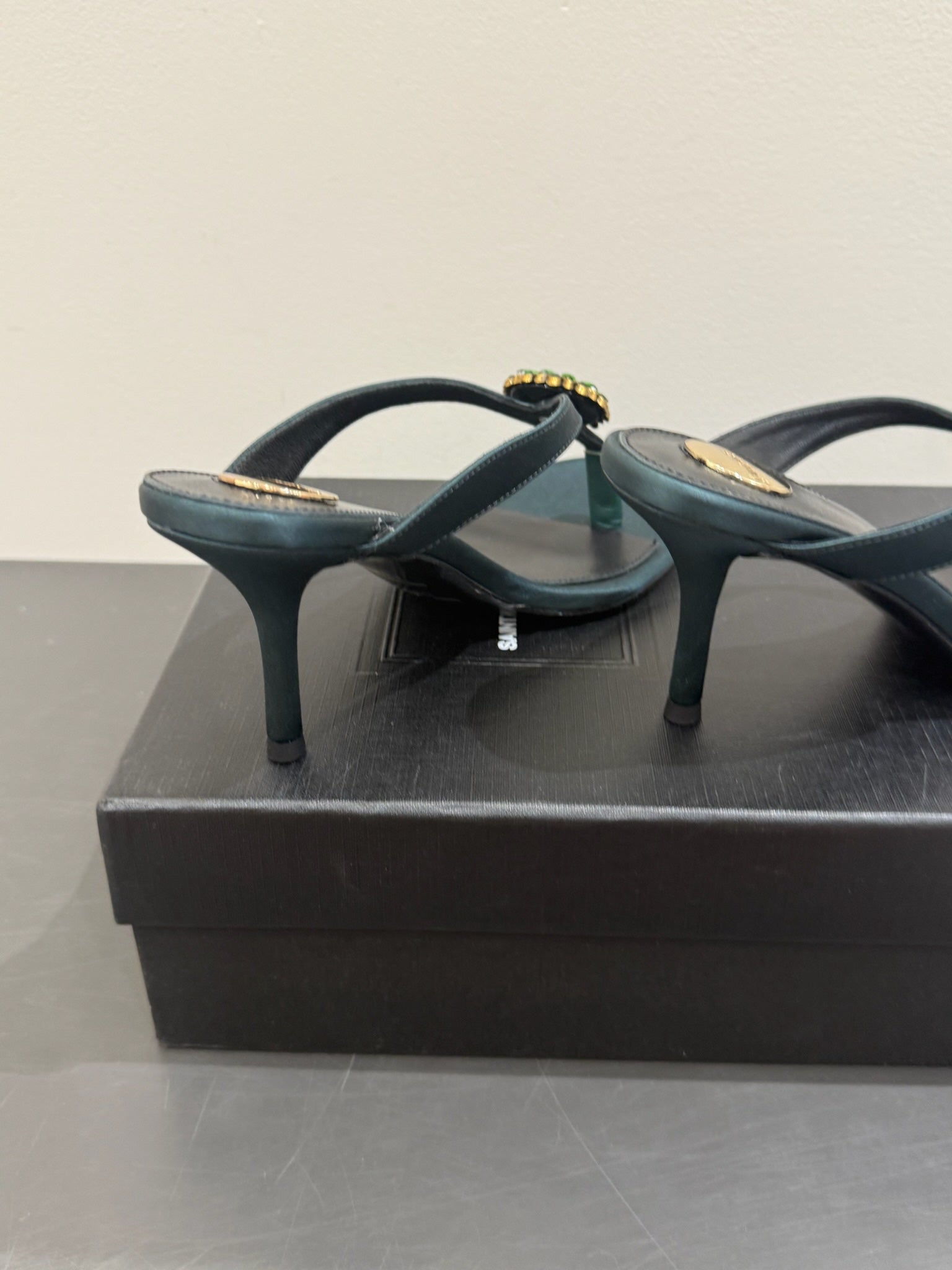 YSL HEELED THONG SANDALS 25S IN DARK ARMY GREEN SATIN WITH CRYSTAL