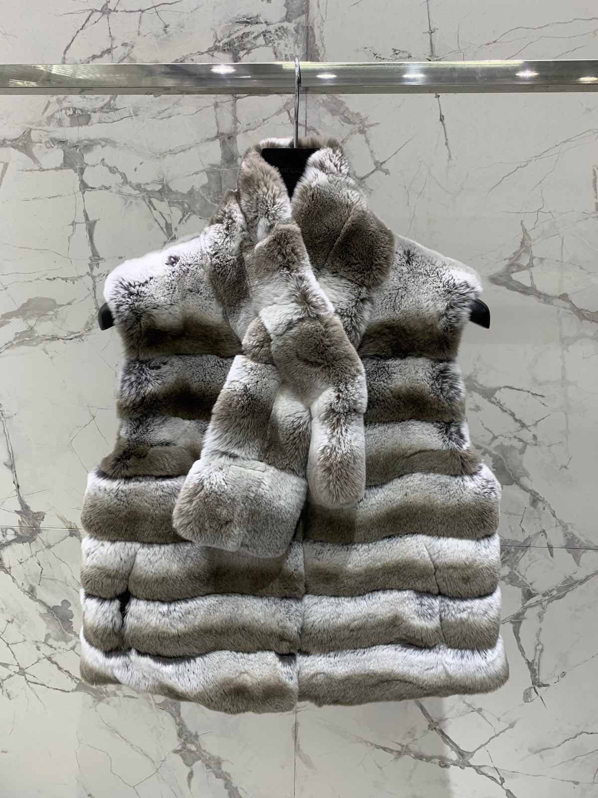 YSL 25S FUR VEST STYLE 223