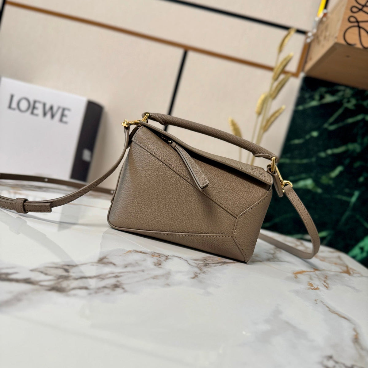 LOEWE 25S PUZZLE EDGE BAG 18 IN WALNUT BROWN CALFSKIN GOLD HARDWARE