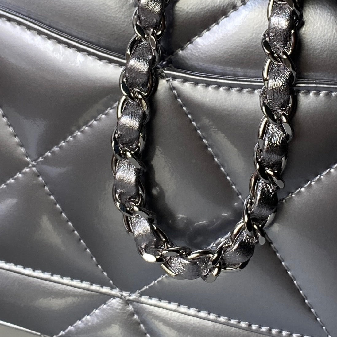 CHANEL 25S FLAP BAG 18 IN SILVER METALLIC CALFSKIN