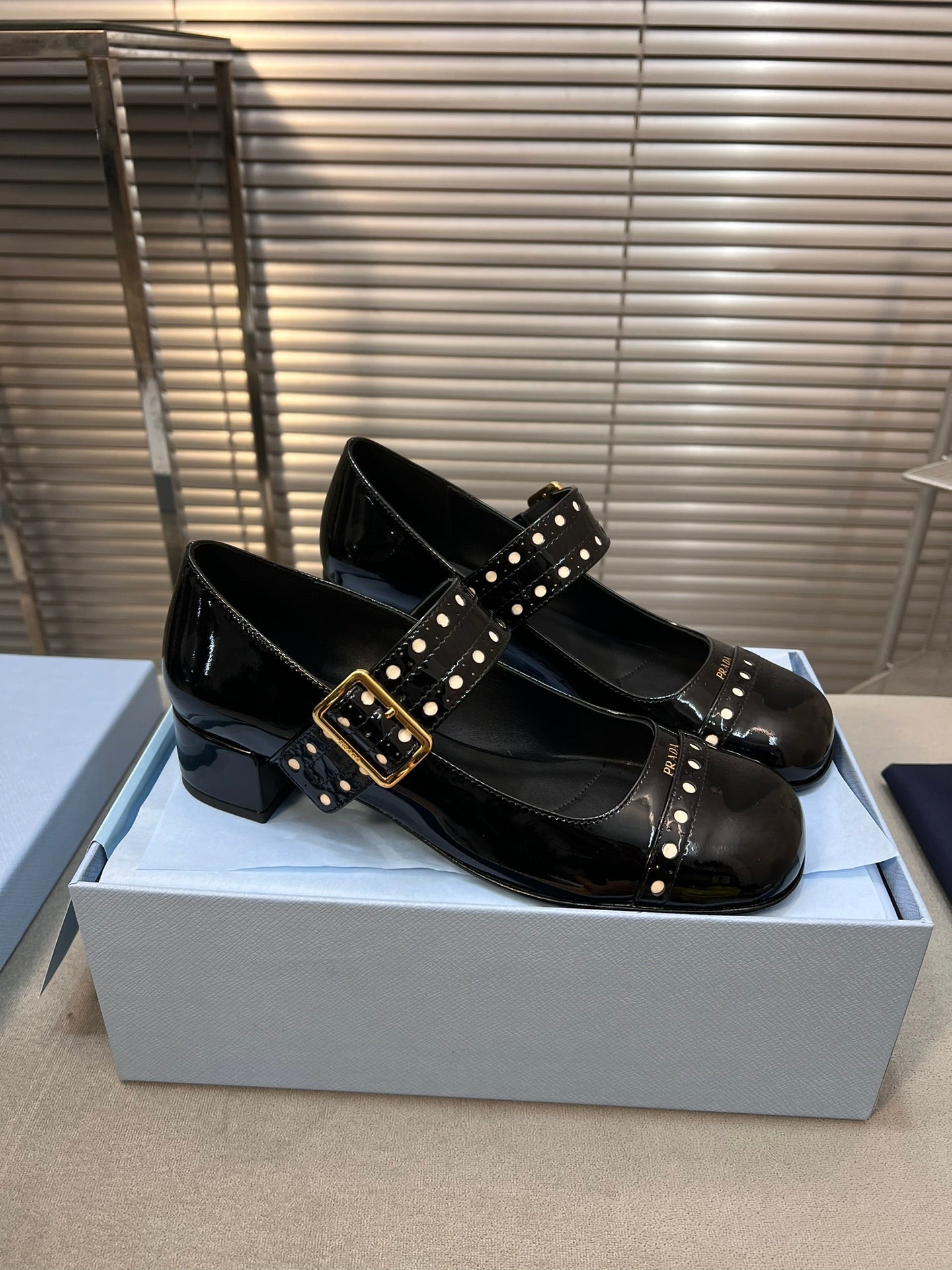 MARY JANE PUMPS IN BLACK GLOSSY CALFSKIN